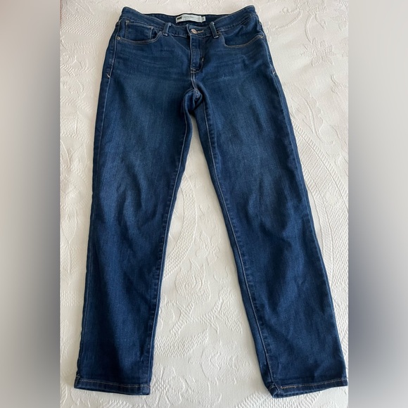 Levi’s Mid Rise Skinny Jeans Dark Wash - Picture 3 of 5